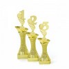 Platz auf goldenem Säulenständer
