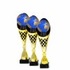 Globus auf einer schwarz-goldenen Trophäe